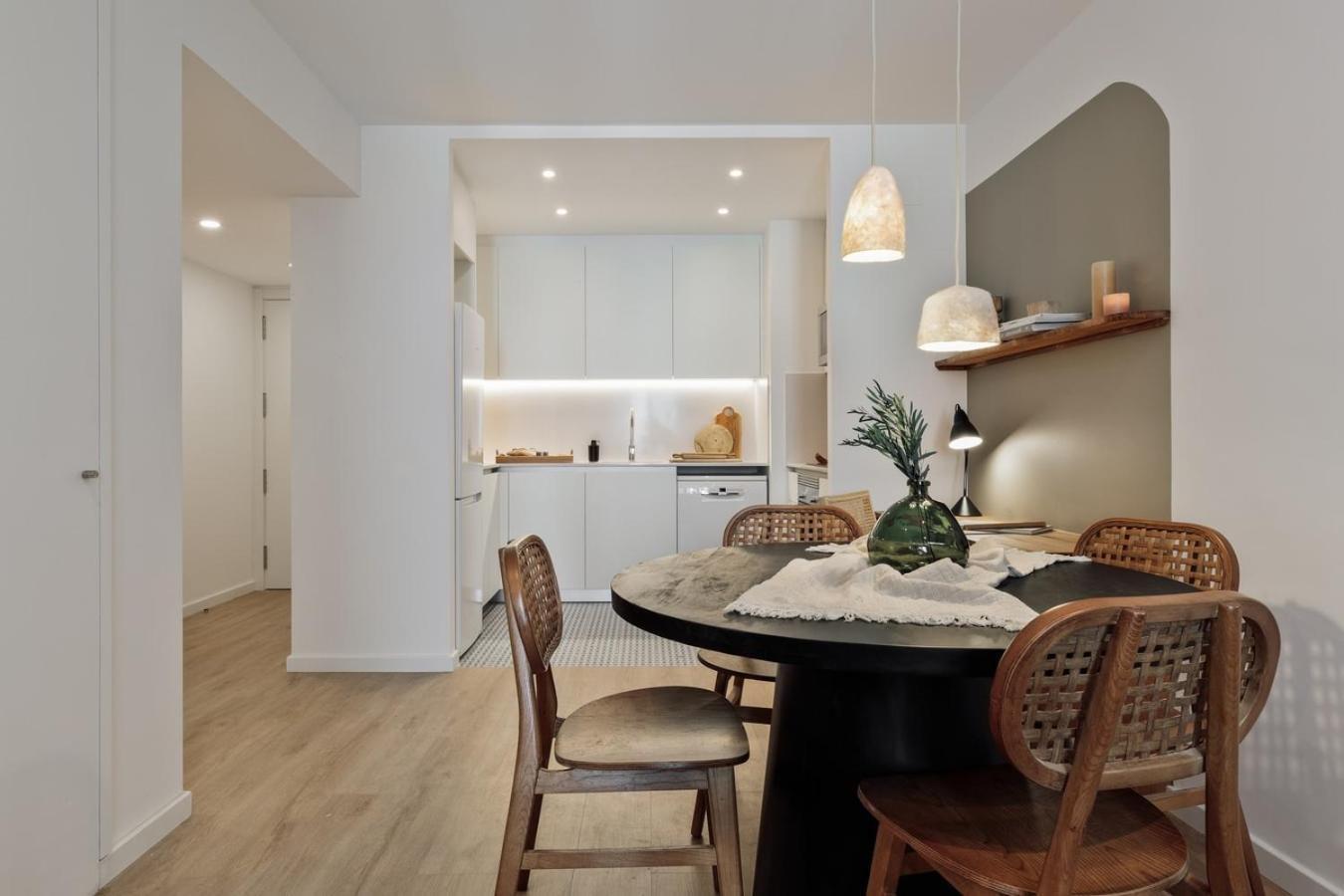 Eboli - 3 Bedrooms, Balcony And Terrace In Ciutat Vella Barcelone