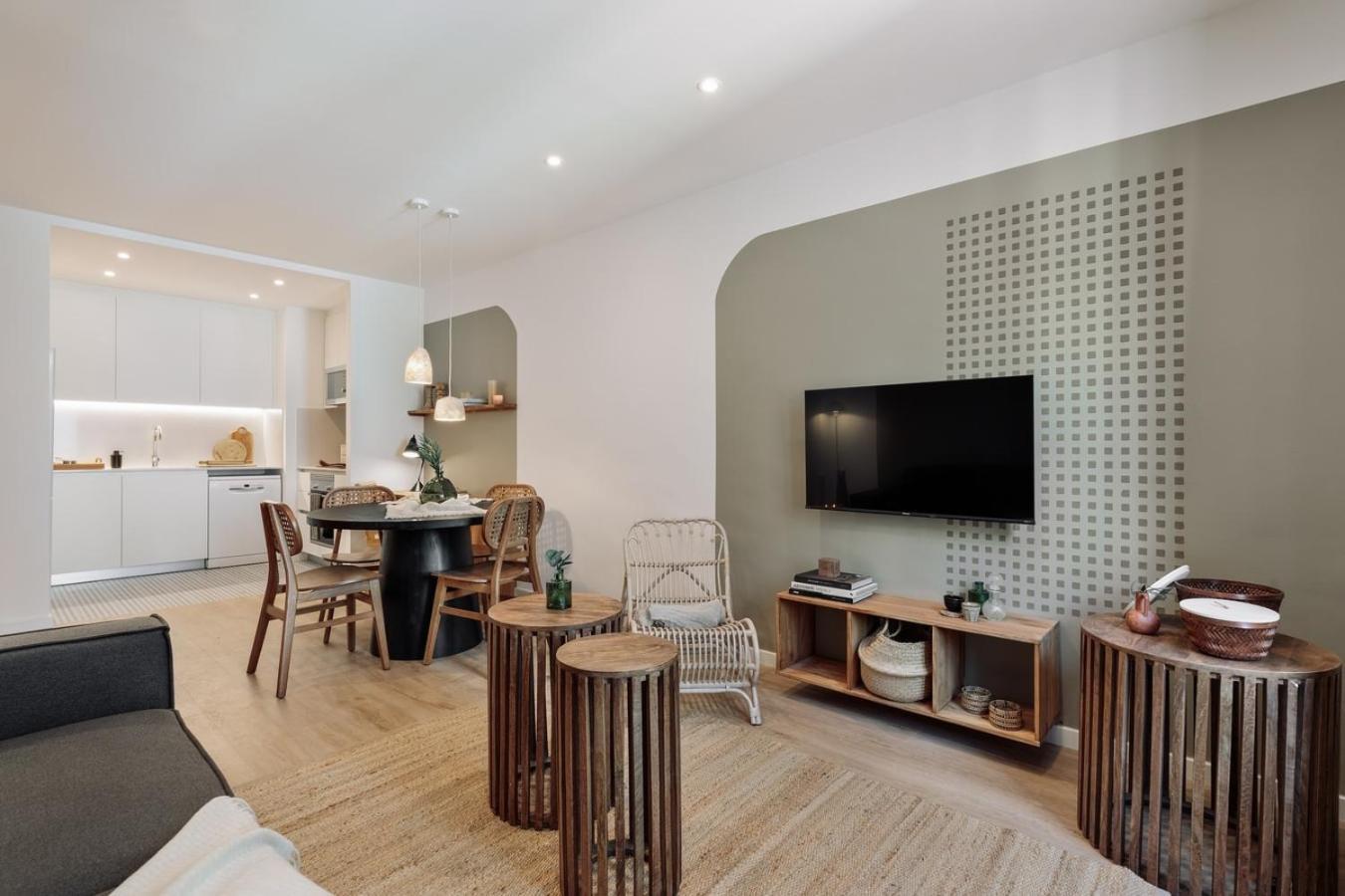 Eboli - 3 Bedrooms, Balcony And Terrace In Ciutat Vella Appartement *